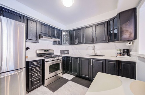 Armdale House | 3 Bedrooms Markham Private HOME w Parking 3-6Guests