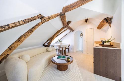 Montmartre Apartment | 3 bedrooms Sacrée cœur Place du Tertre Montmartre