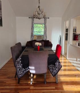 Deer Park Apartment | 3 bedrooms