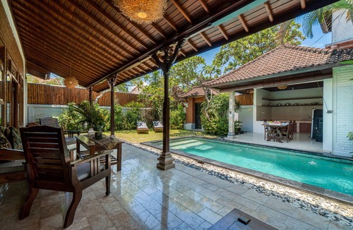 Central Seminyak Villa | 3 Bedrooms Villa 5 minutes to Seminyak Beach