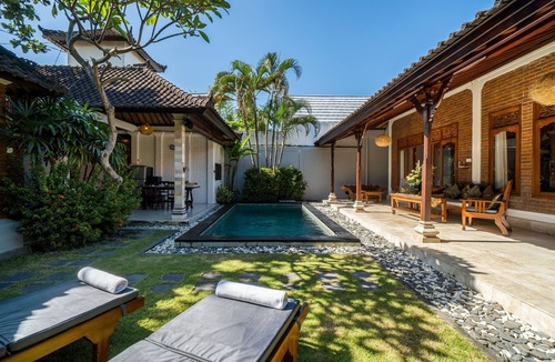 Central Seminyak Villa | 3 Bedrooms Villa 5 minutes to Seminyak Beach