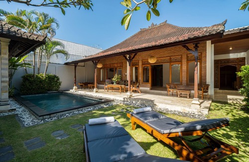 Central Seminyak Villa | 3 Bedrooms Villa 5 minutes to Seminyak Beach