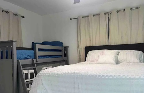 North Lauderdale House | 3 Beds 2 Baths Pool Home with Lots of Parking