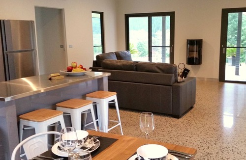 Bright Cottage | 3 Bells Alpine Cottage