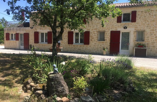 Tauriers House | 3 bengalow/calm