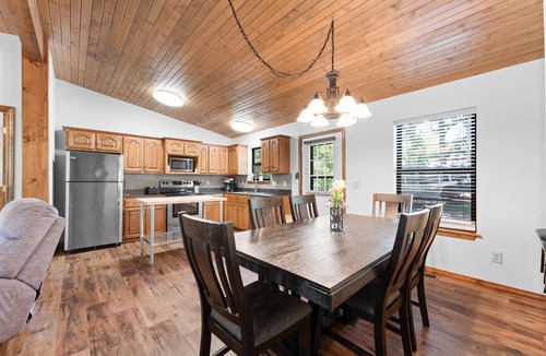 Kimberling City Cabin | 3 BR 2 BA Cabin w/Pool + Swim & Boat dock