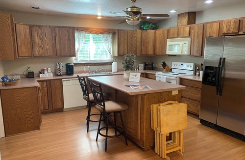 Foothills South House | 3 BR 2 BA Guest House with heated pool, hot tub, outdoor kitchen & putting range