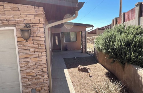 Foothills South House | 3 BR 2 BA Guest House with heated pool, hot tub, outdoor kitchen & putting range
