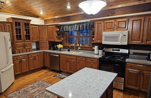 Helmsburg Cabin | 3 BR, 2 BA Log Cabin