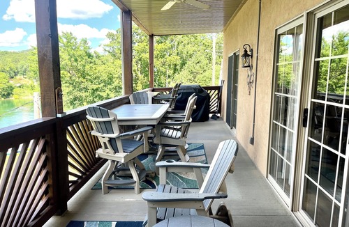 Hollister Condo | 3 BR, 2 Bath Condo on Table Rock Lake with Dock Access