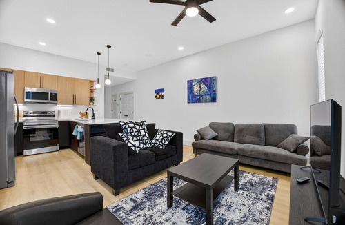Houston House | 3 BR 2BA Downstairs Duplex 15 Minutes to Downtown