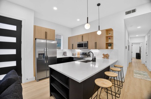 Houston House | 3 BR 2BA Downstairs Duplex 15 Minutes to Downtown