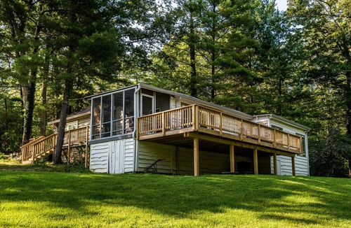 Helmsburg Cabin | 3 BR, 2BA Log Cabin