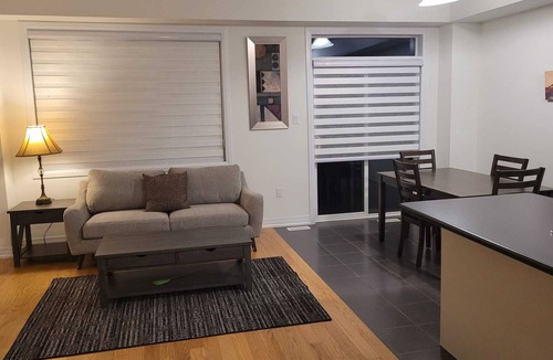 Thorold House | 3 BR, 3 WR House available near Niagara Falls, Brock univ and Premium Outlets.