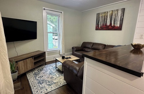 Cortland Apartment | 3 BR Apt conveniently located downtown Cortland