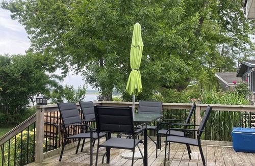 Dunnville Cottage | 3 BR Beachfront Lake Erie/Dogs Welcome/1 HR from Hamilton & Niagara