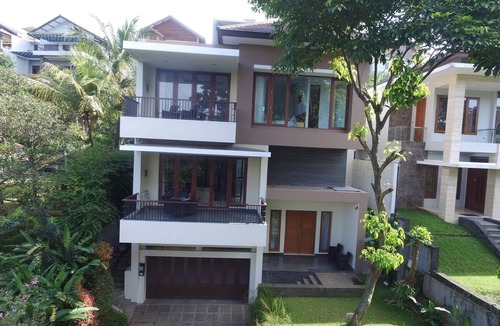 Bandung Villa | 3 BR City View Villa with a private pool 2