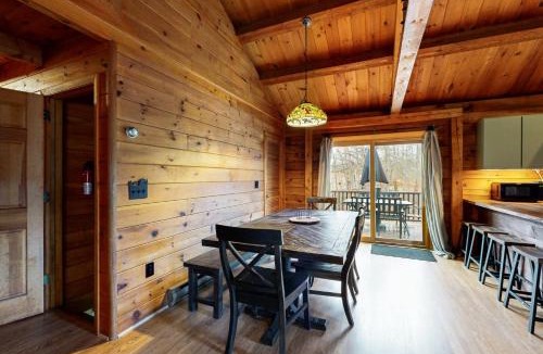 Barnstead House | 3 BR Cozy Retreat with Spacious Deck and Fire Pit