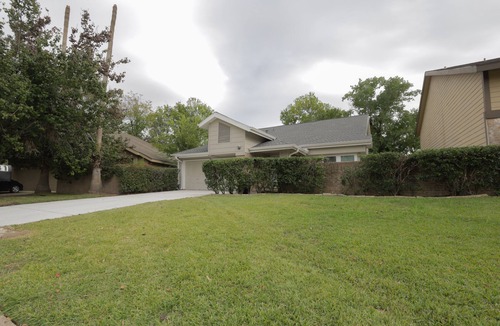 George Bush Park/Eldridge House | 3 BR/Ensuite with King Bed/Wet Bar/Pool Table/Pool Access/World Cup