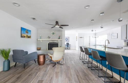 University Hills and Windsor Park House | 3 BR Family Home Mueller Area & Pet Friendly