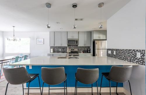 University Hills and Windsor Park House | 3 BR Family Home Mueller Area & Pet Friendly
