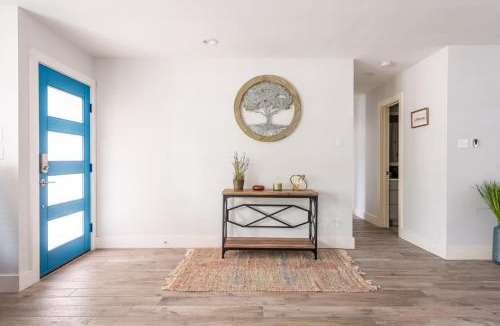 University Hills and Windsor Park House | 3 BR Family Home Mueller Area & Pet Friendly