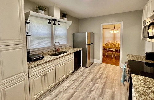 Kent House | 3 BR Home in Kent!