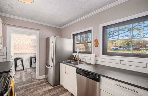 Tower Homes House | 3 BR Home|Sleeps 6 In Waldo Futbol+FiFA