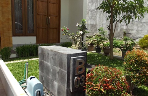 Baturetno House | 3 BR House with Pool Near KidsFun Jogja