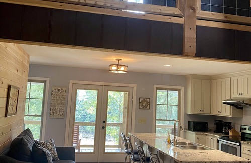 Crane Hill House | 3 BR, kayaks, game room, free boat delivery!