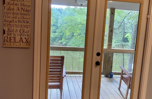 Crane Hill House | 3 BR, kayaks, game room, free boat delivery!