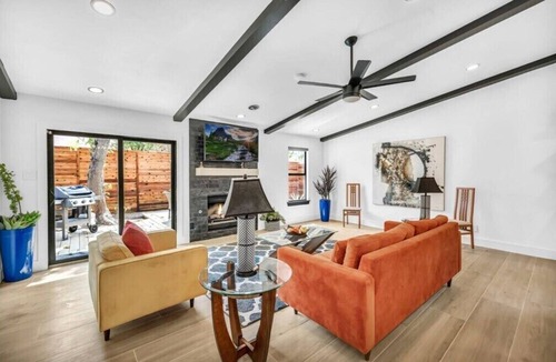 Southampton House | 3 BR, King Beds, Free Parking - Sunset Serenity