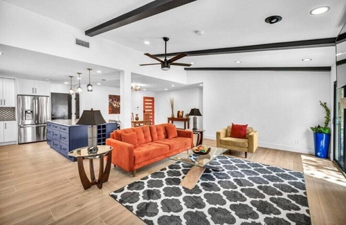 Southampton House | 3 BR, King Beds, Free Parking - Sunset Serenity
