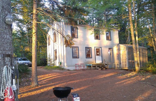 Northport Cottage | 3 BR Lake BR - Pitcher Lake