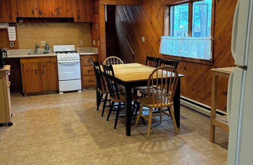 The Bluffs House | 3 BR Lake House with Private Beach & Dock