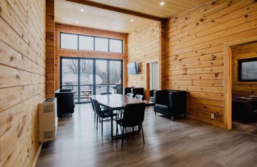 Harwood House | 3-BR Lakefront Cottage Rice Lake #3