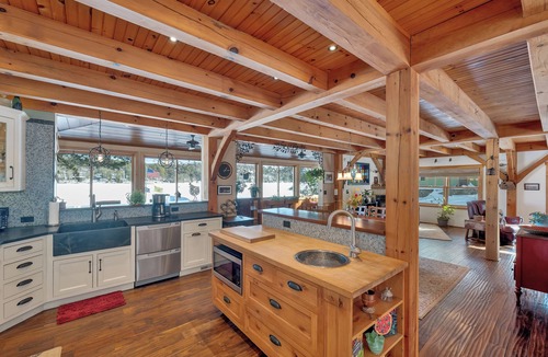 Alton Bay House | 3 BR Lakefront Sandy Beach Boathouse Fire Pit Views Peaceful