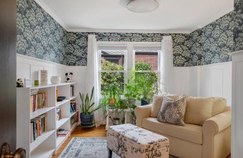 Loyal Heights House | 3 BR Loyal Heights Charmer Patio and Lawn