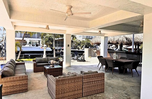 Twin Lakes House | 3-br Luxury home in Key Largo Water Front