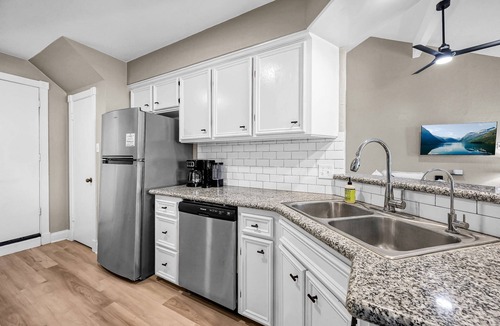 April Sound House | 3 BR Montgomery Retreat | King Suite | Private Deck | Gated Community Near Lake Conroe