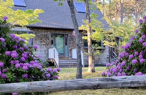Lagoon Heights House | 3-BR Oak Bluffs Retreat Near Towns & Beaches