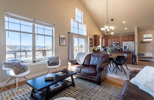 Granby Villa | 3 BR Private Mountain Retreat