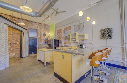 Downtown Memphis House | 3 BR Townhouse in Downtown Entertainment District