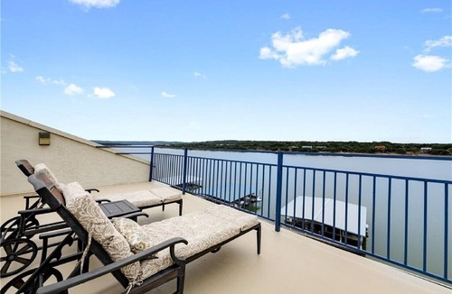Briarcliff Apartment | 3 BR Waterfront Condo w/pool & hot tub