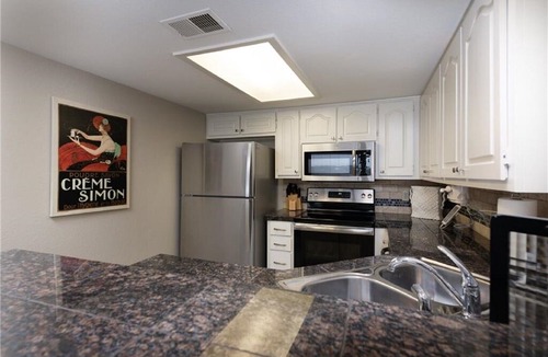 Briarcliff Apartment | 3 BR Waterfront Condo w/pool & hot tub