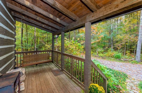 Walland Cabin | 3 Brothers Creekside Cabin