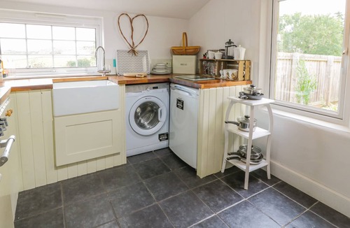 Uphall Cottage | 3 BURNSIDE COTTAGES, pet friendly, with open fire in Linlithgow