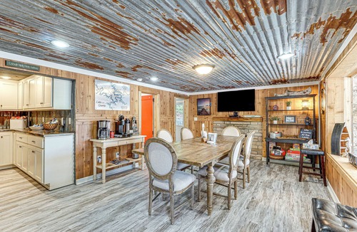 Rocky Mount House | 3 Cabins! Lakefront Reunion Retreat in Rocky Mount
