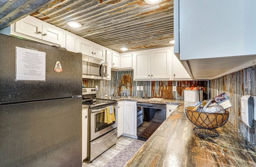 Rocky Mount House | 3 Cabins! Lakefront Reunion Retreat in Rocky Mount