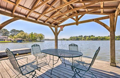 Willis House | 3 Cabins on Lake Conroe: Fish, Swim & Explore!